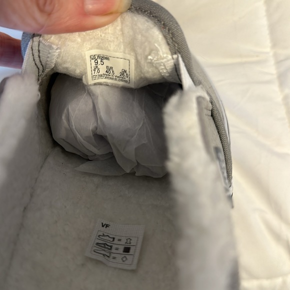 Vans Faux Fur lined slip ons - Picture 4 of 4